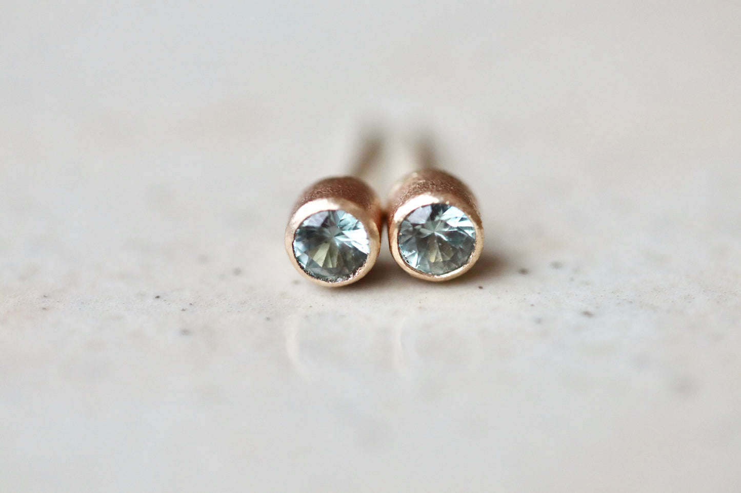 Montana Sapphire 14kt Gold Stud Earrings