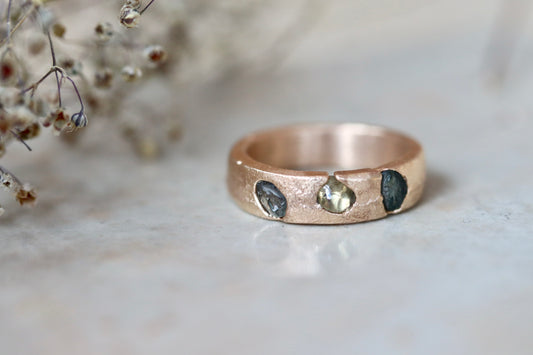 Raw Montana Sapphire 14kt Gold Medium Band