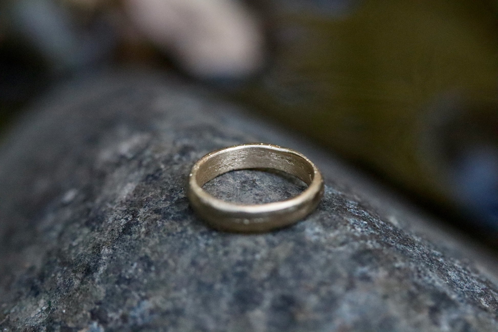 the arrowleaf rustic thin organic earthen sandcast ring band